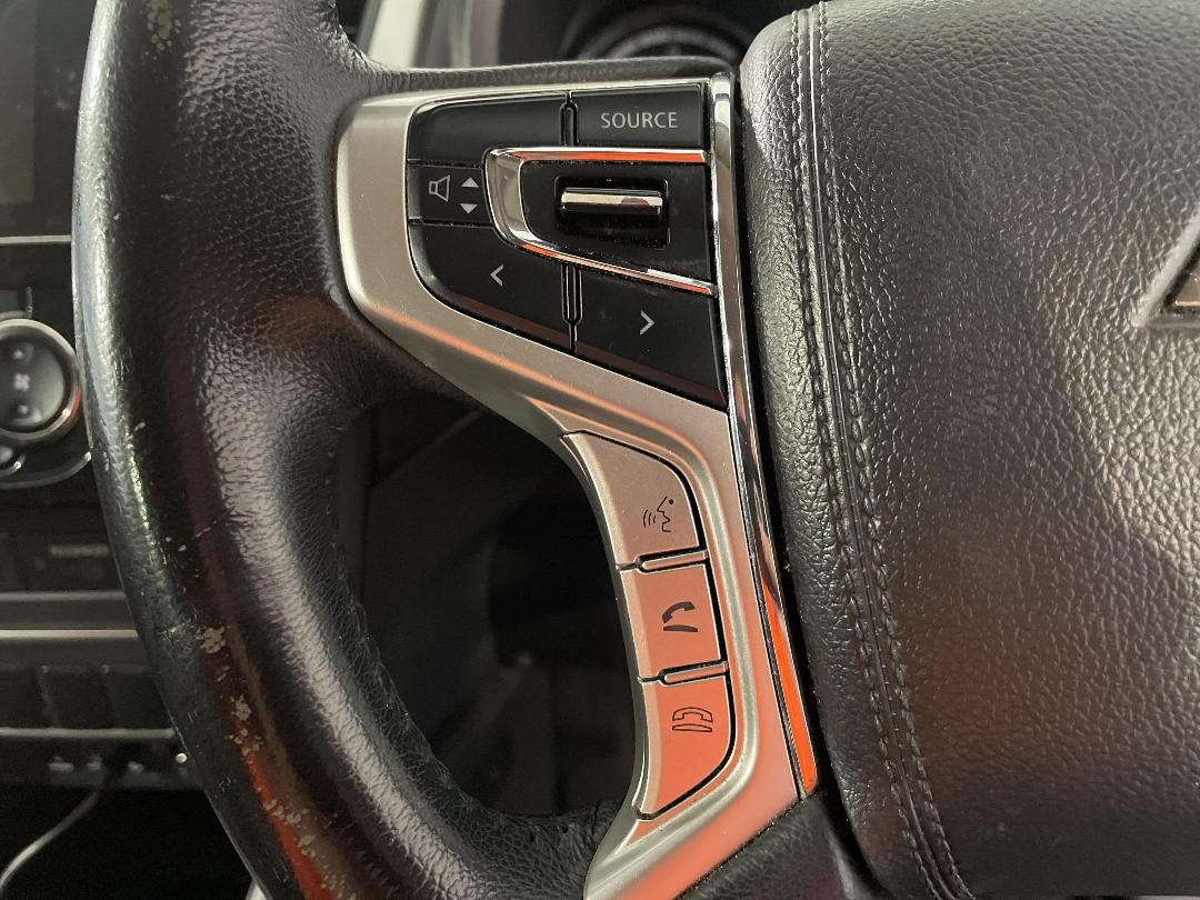 Photo '27' of Mitsubishi Triton