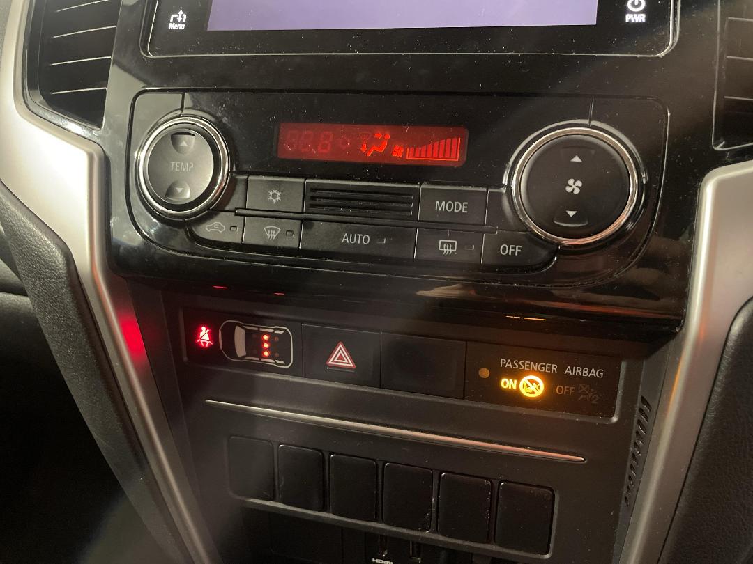 Photo '31' of Mitsubishi Triton