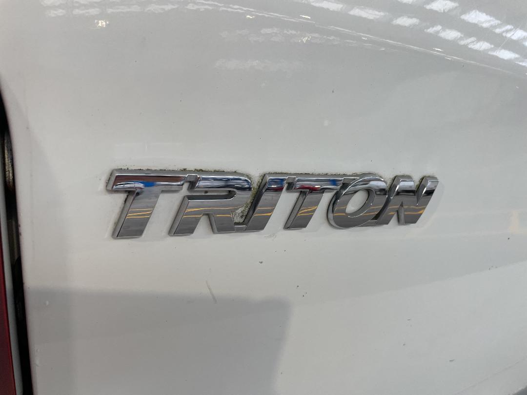 Photo '36' of Mitsubishi Triton