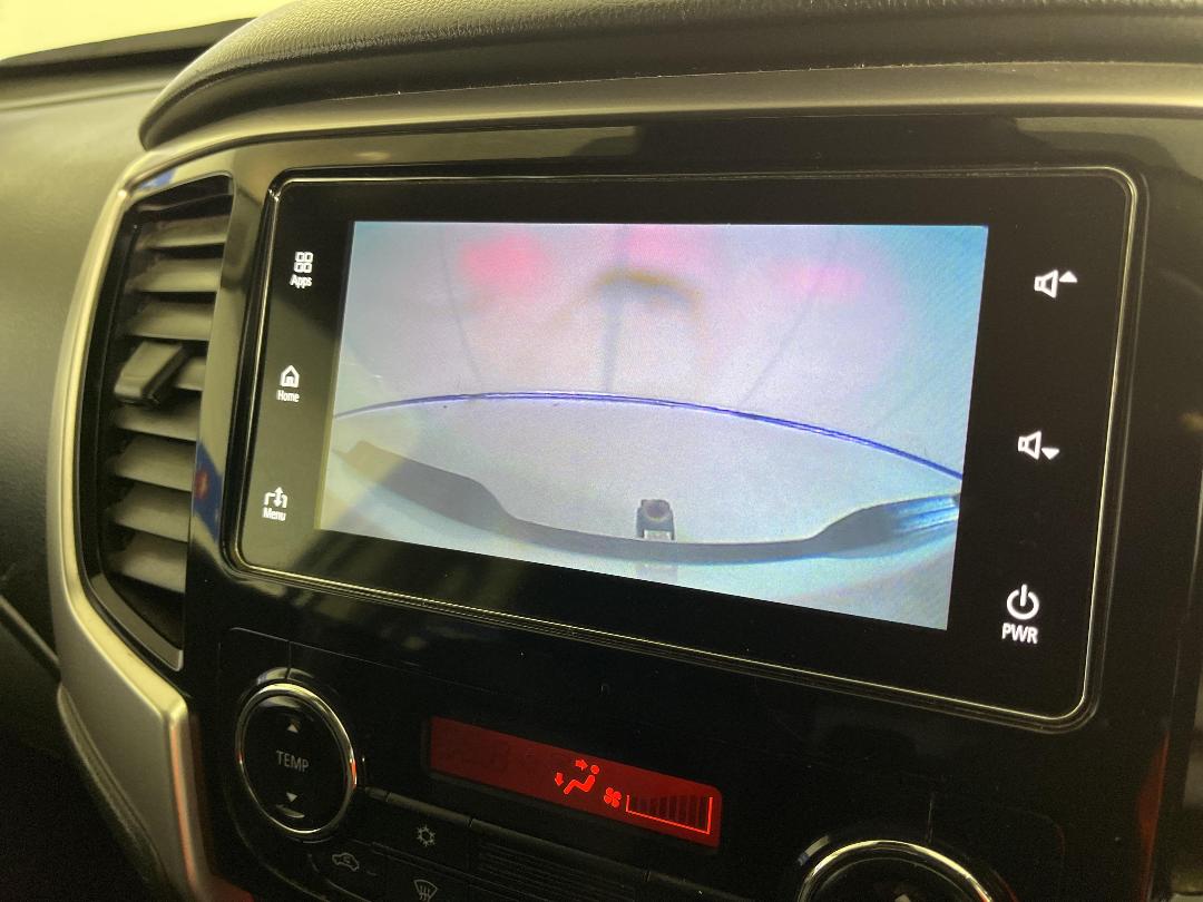 Photo '23' of Mitsubishi Triton