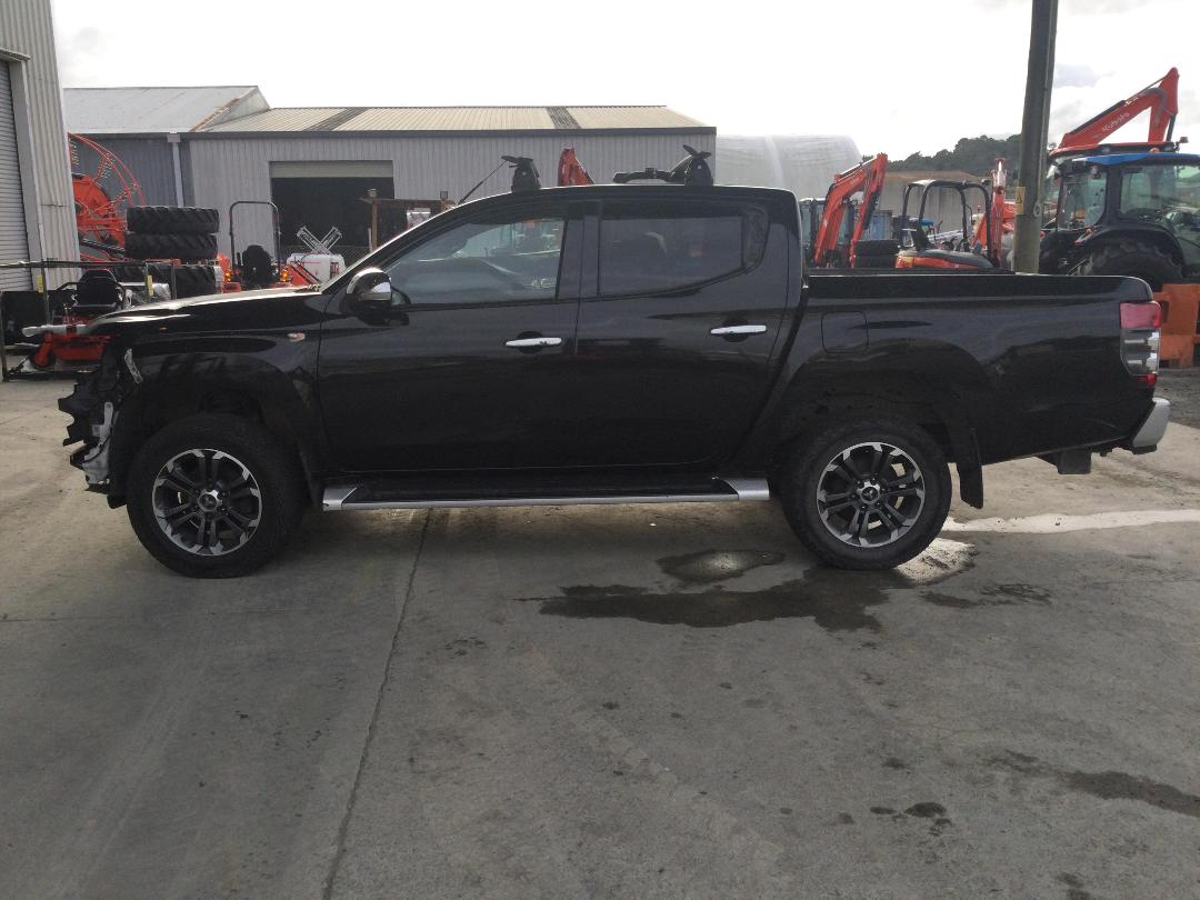 Photo '3' of Mitsubishi Triton DC Glxr 6MT Photo '3' of Mitsubishi Triton DC Glxr 6MT