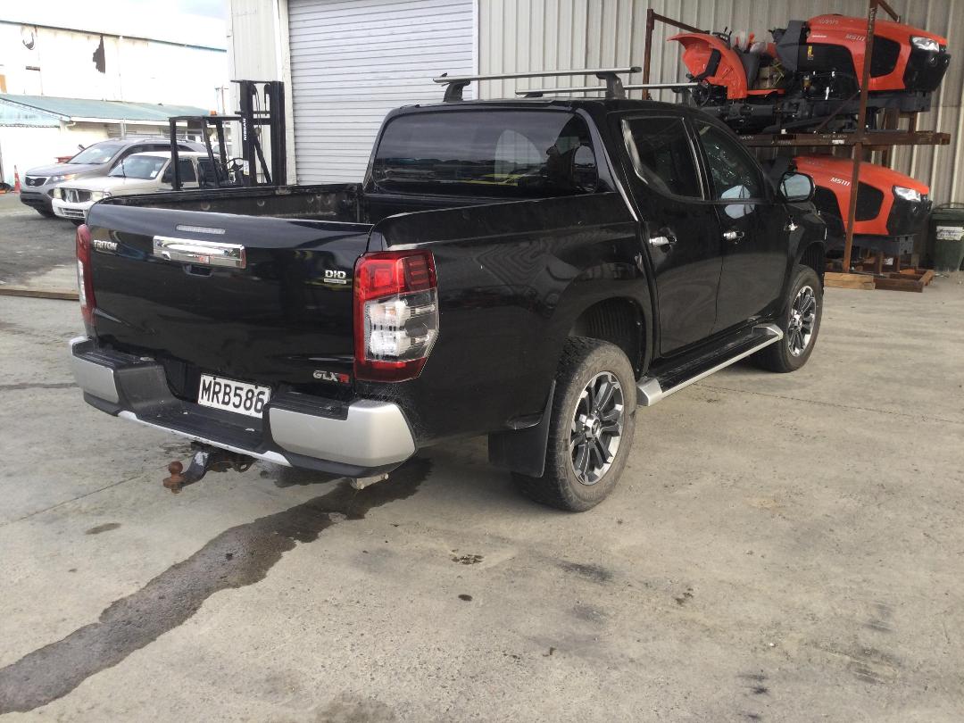 Photo '6' of Mitsubishi Triton DC Glxr 6MT Photo '6' of Mitsubishi Triton DC Glxr 6MT