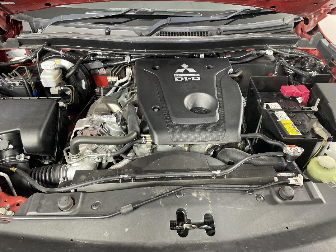 Photo '13' of Mitsubishi Triton