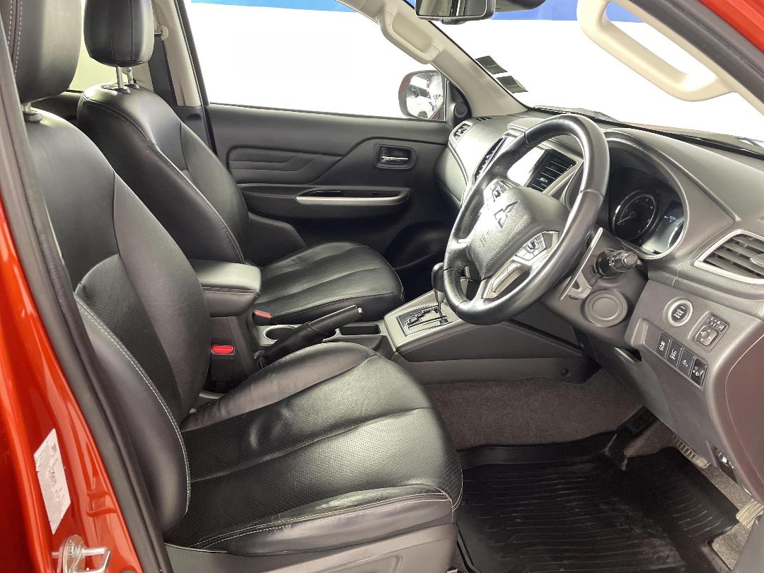 Photo '16' of Mitsubishi Triton