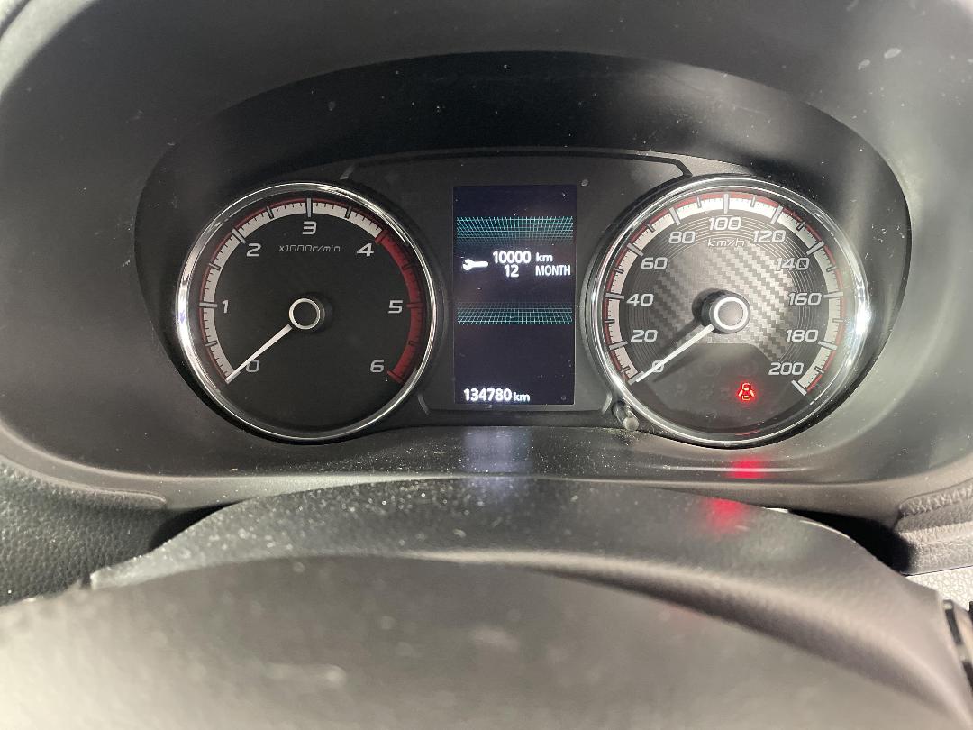 Photo '21' of Mitsubishi Triton