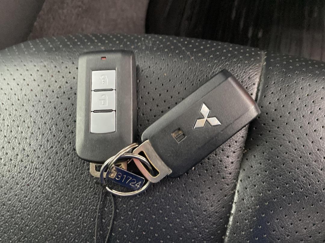 Photo '22' of Mitsubishi Triton