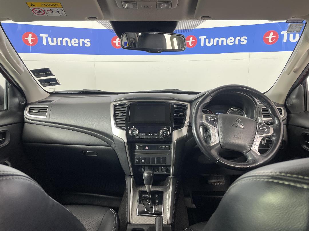 Photo '17' of Mitsubishi Triton