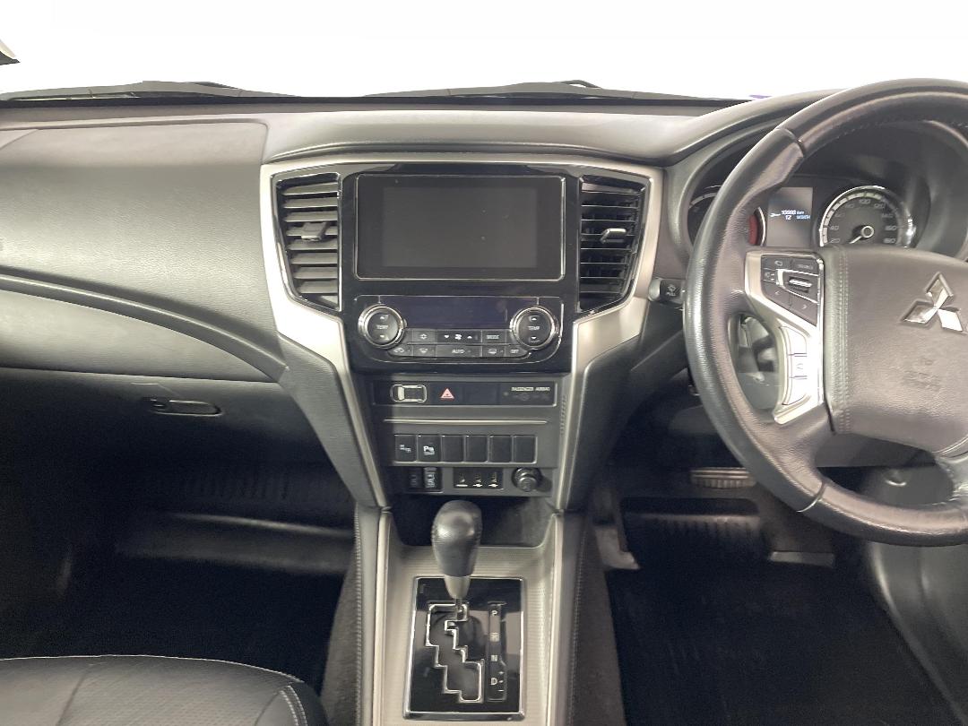 Photo '18' of Mitsubishi Triton