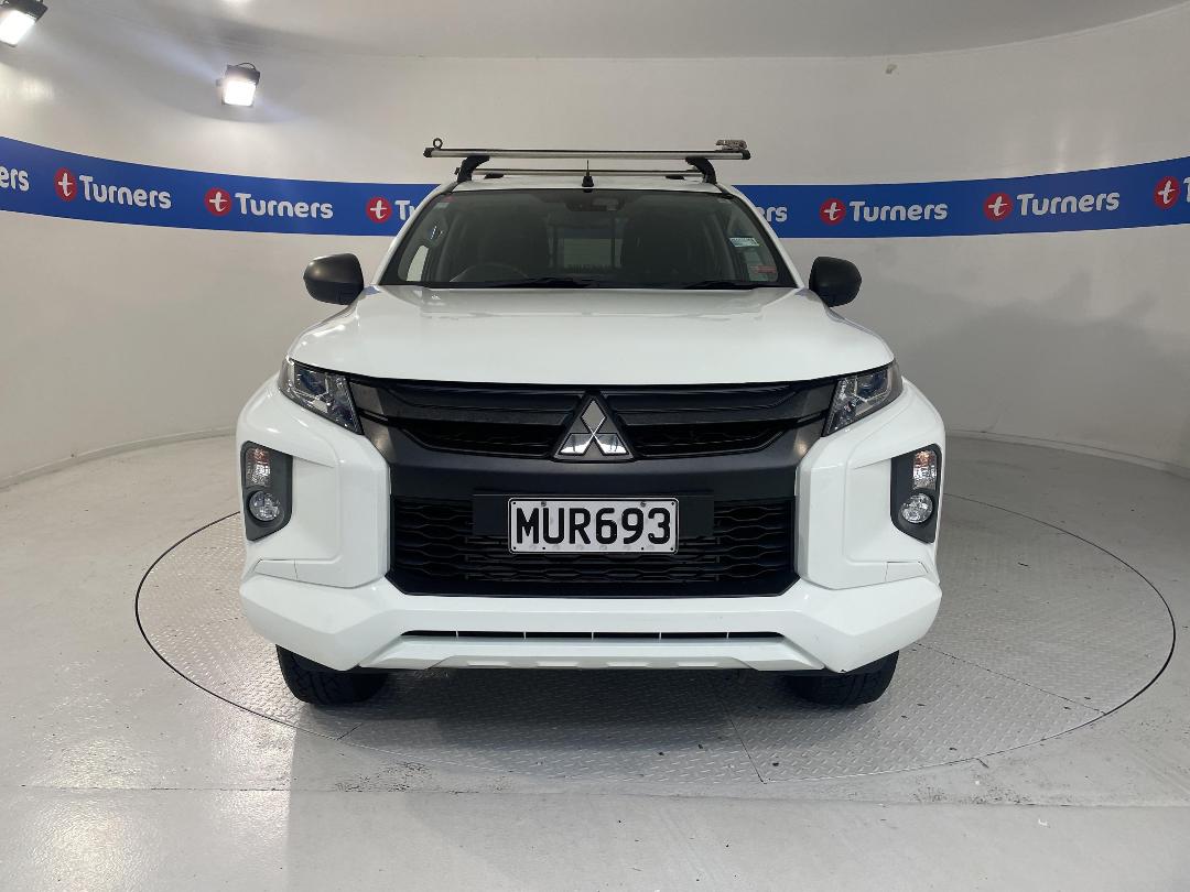 Photo '2' of Mitsubishi Triton