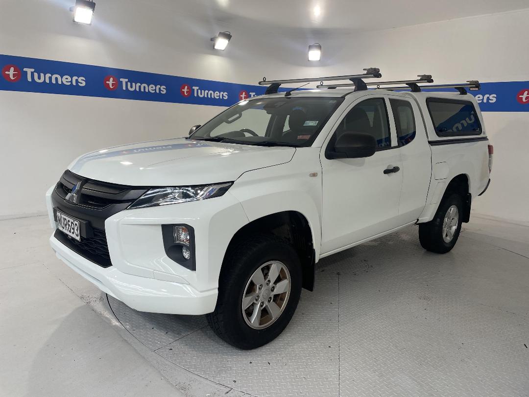 Photo '4' of Mitsubishi Triton