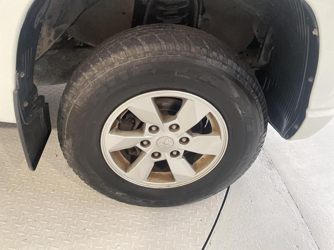 Photo '9' of Mitsubishi Triton