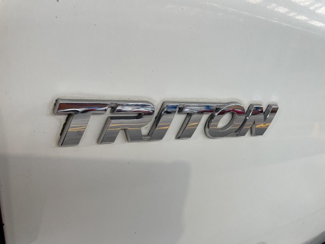 Photo '35' of Mitsubishi Triton