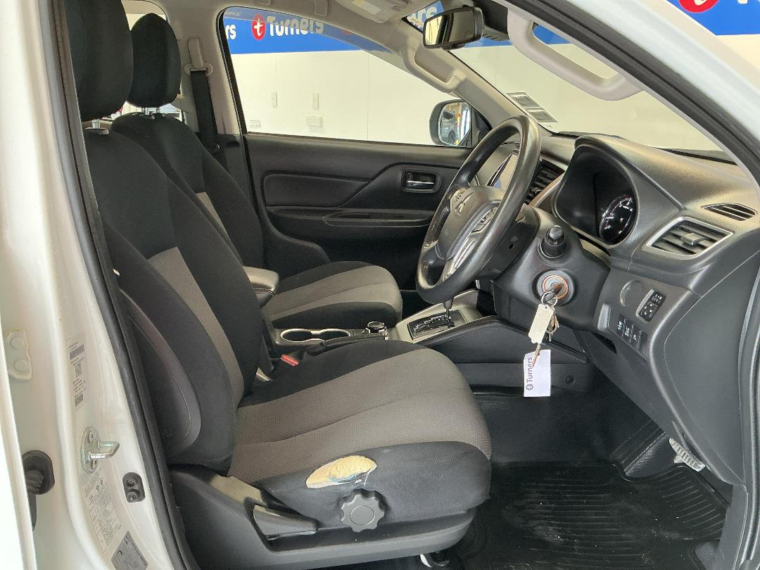 Photo '16' of Mitsubishi Triton Photo '16' of Mitsubishi Triton