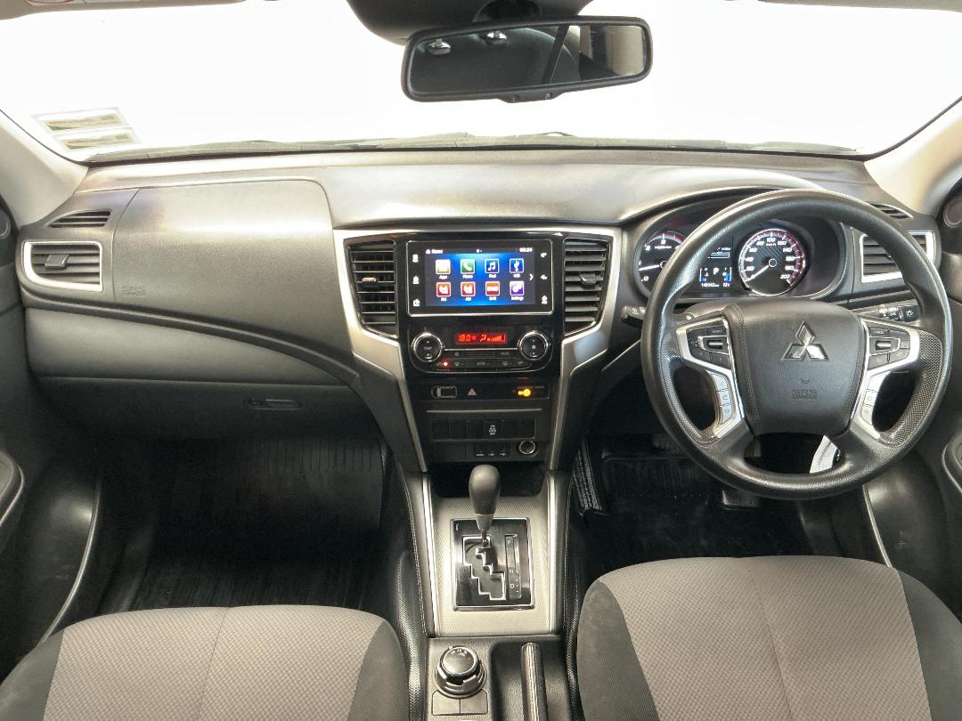 Photo '17' of Mitsubishi Triton Photo '17' of Mitsubishi Triton