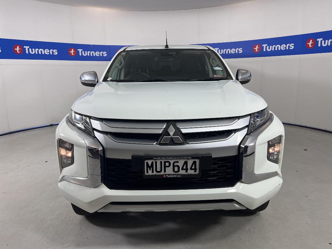 Photo '2' of Mitsubishi Triton