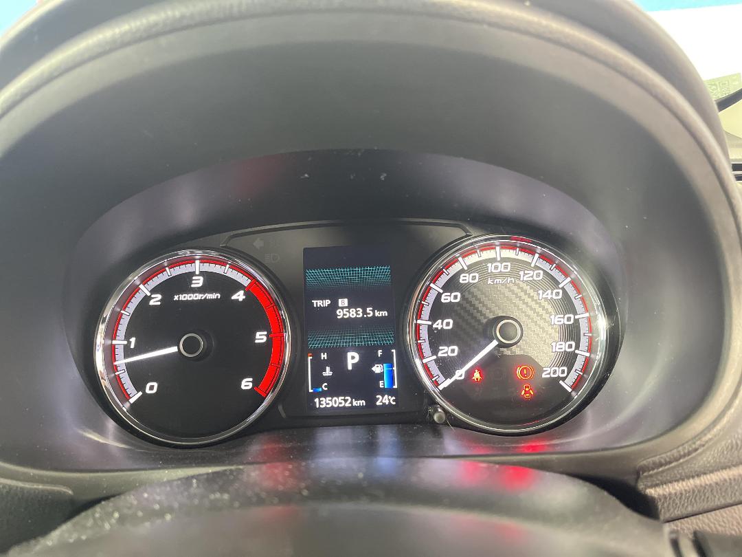 Photo '21' of Mitsubishi Triton