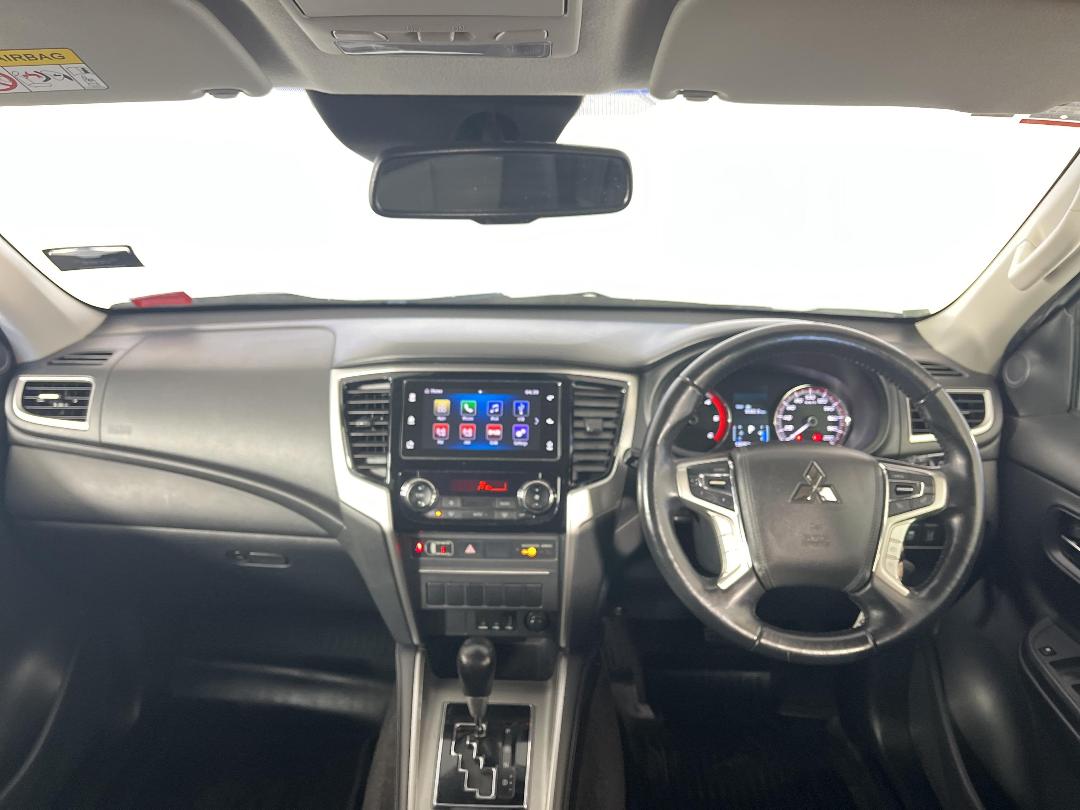 Photo '17' of Mitsubishi Triton