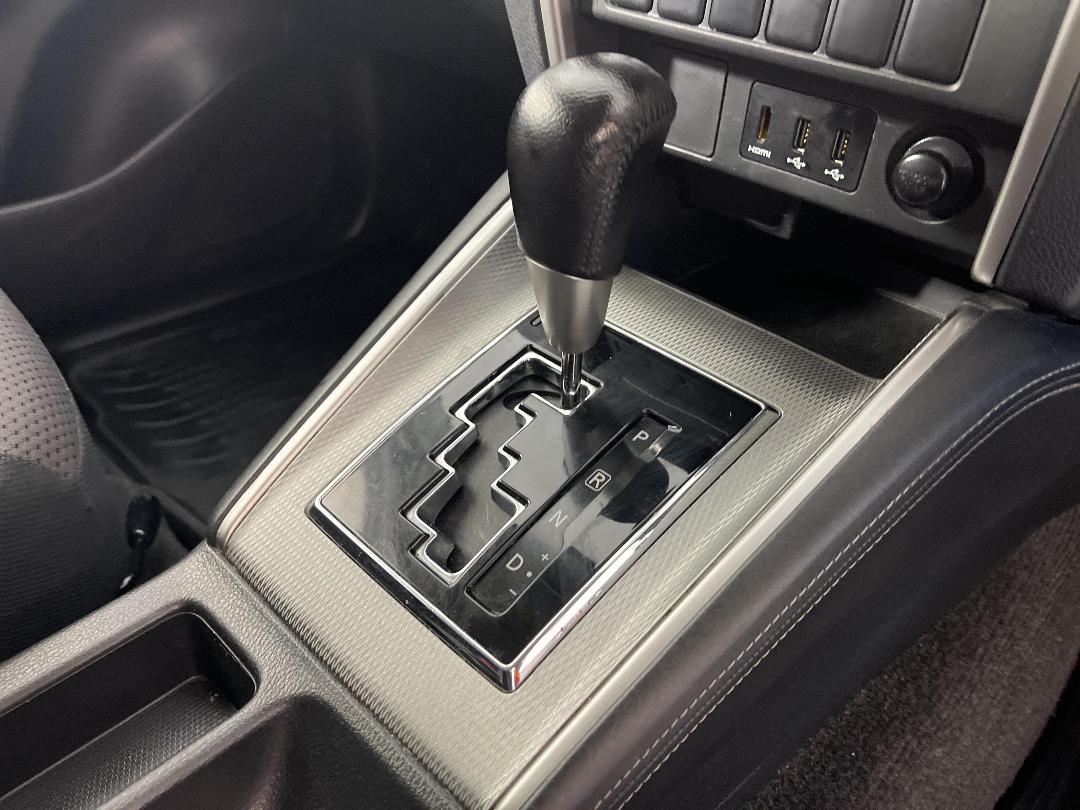 Photo '18' of Mitsubishi Triton