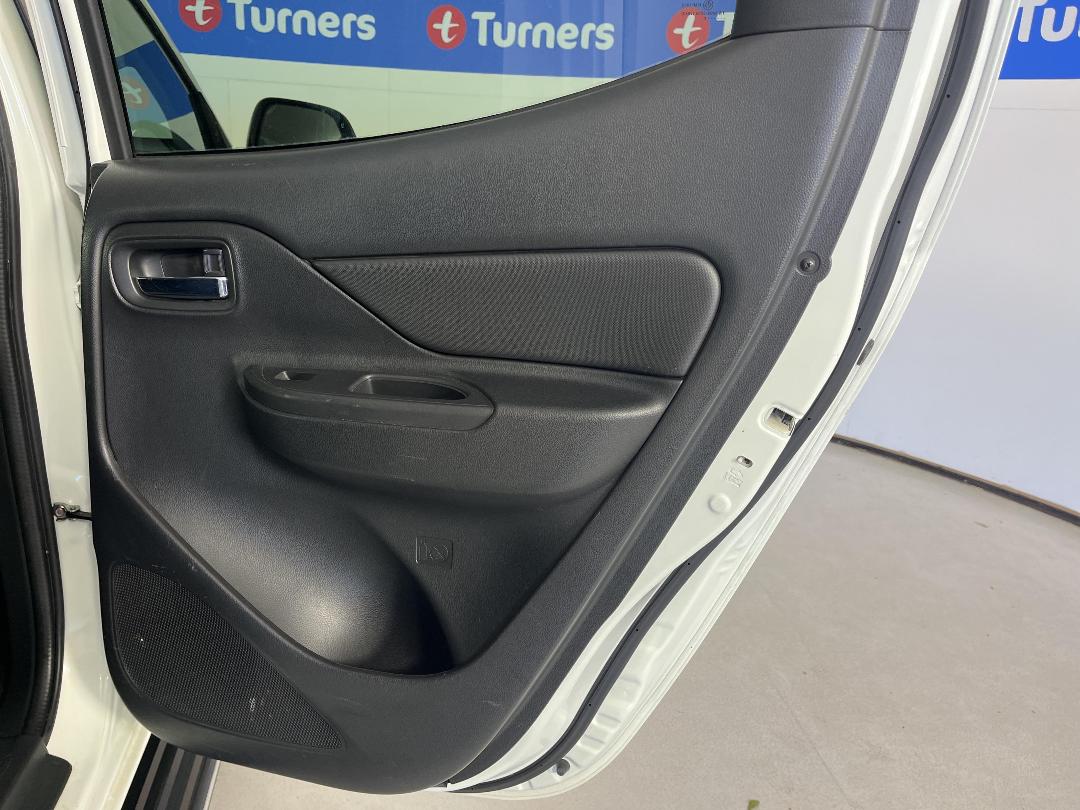 Photo '19' of Mitsubishi Triton