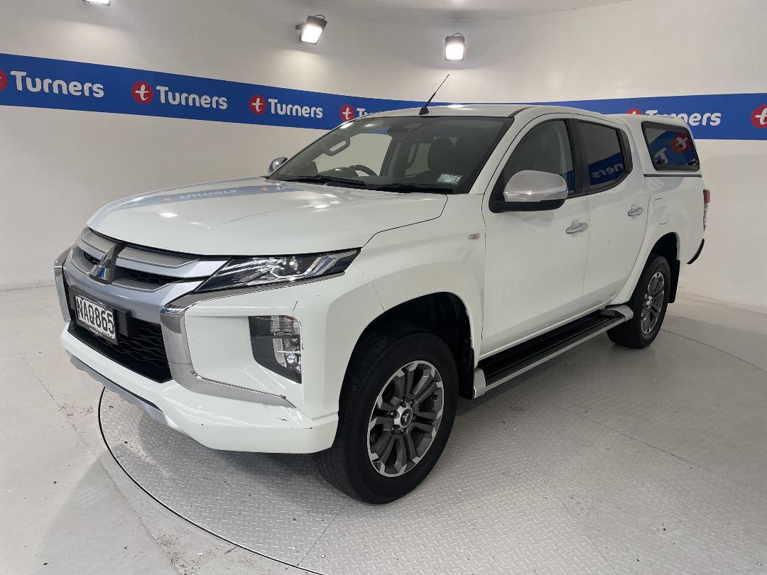 Photo '4' of Mitsubishi Triton