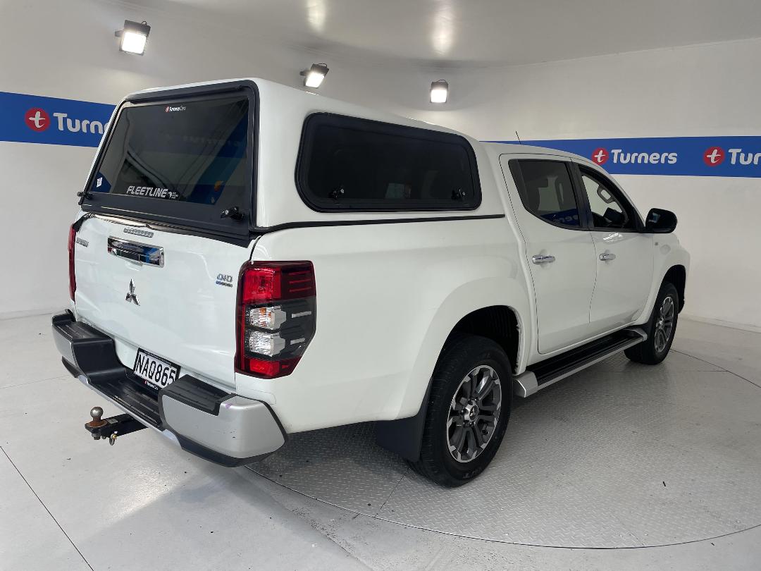 Photo '7' of Mitsubishi Triton