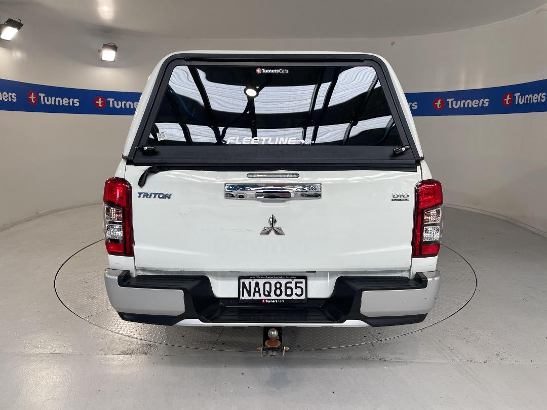 Photo '6' of Mitsubishi Triton