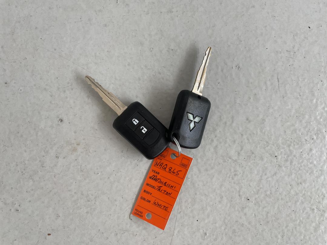 Photo '22' of Mitsubishi Triton