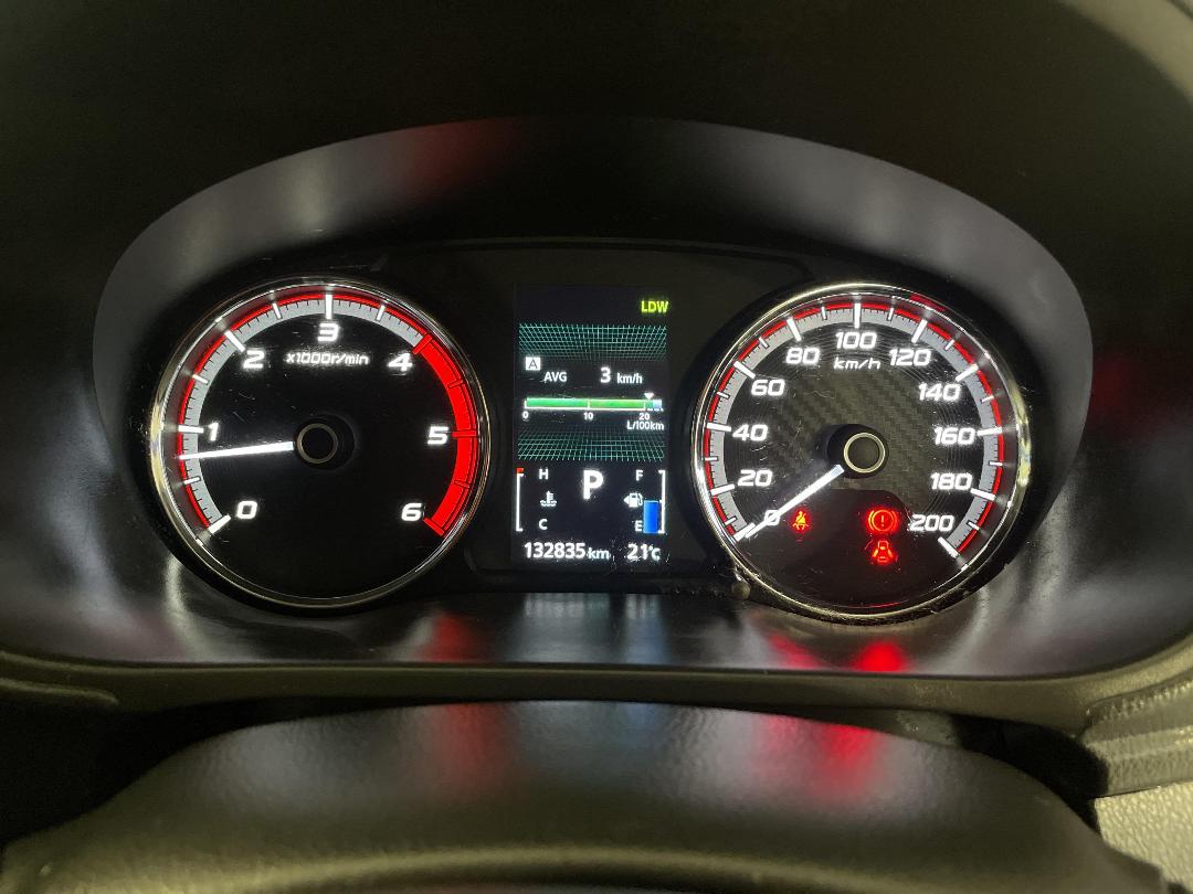 Photo '21' of Mitsubishi Triton