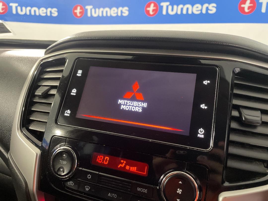 Photo '29' of Mitsubishi Triton