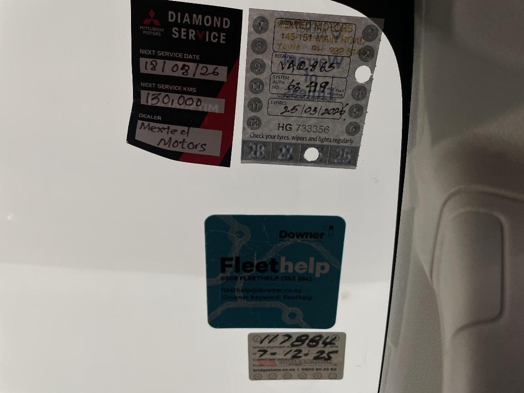 Photo '34' of Mitsubishi Triton