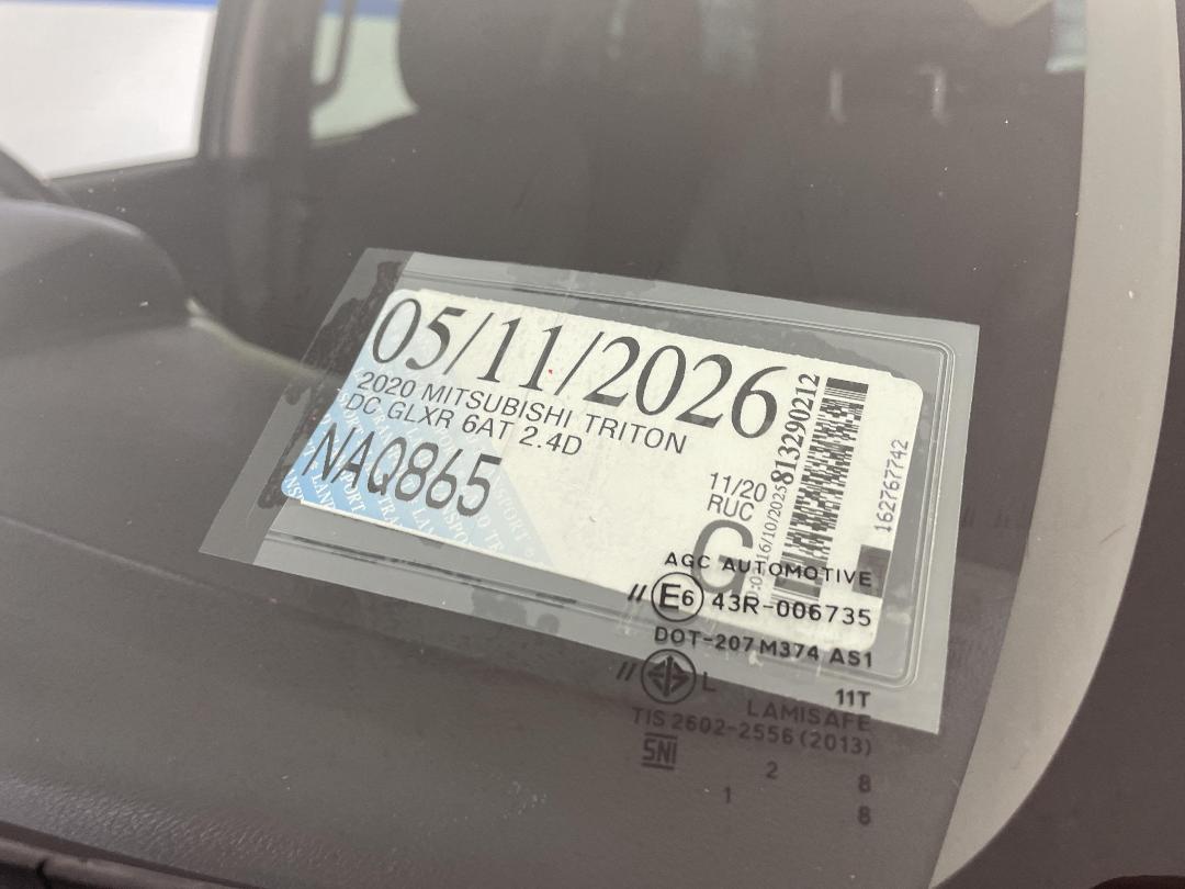 Photo '35' of Mitsubishi Triton