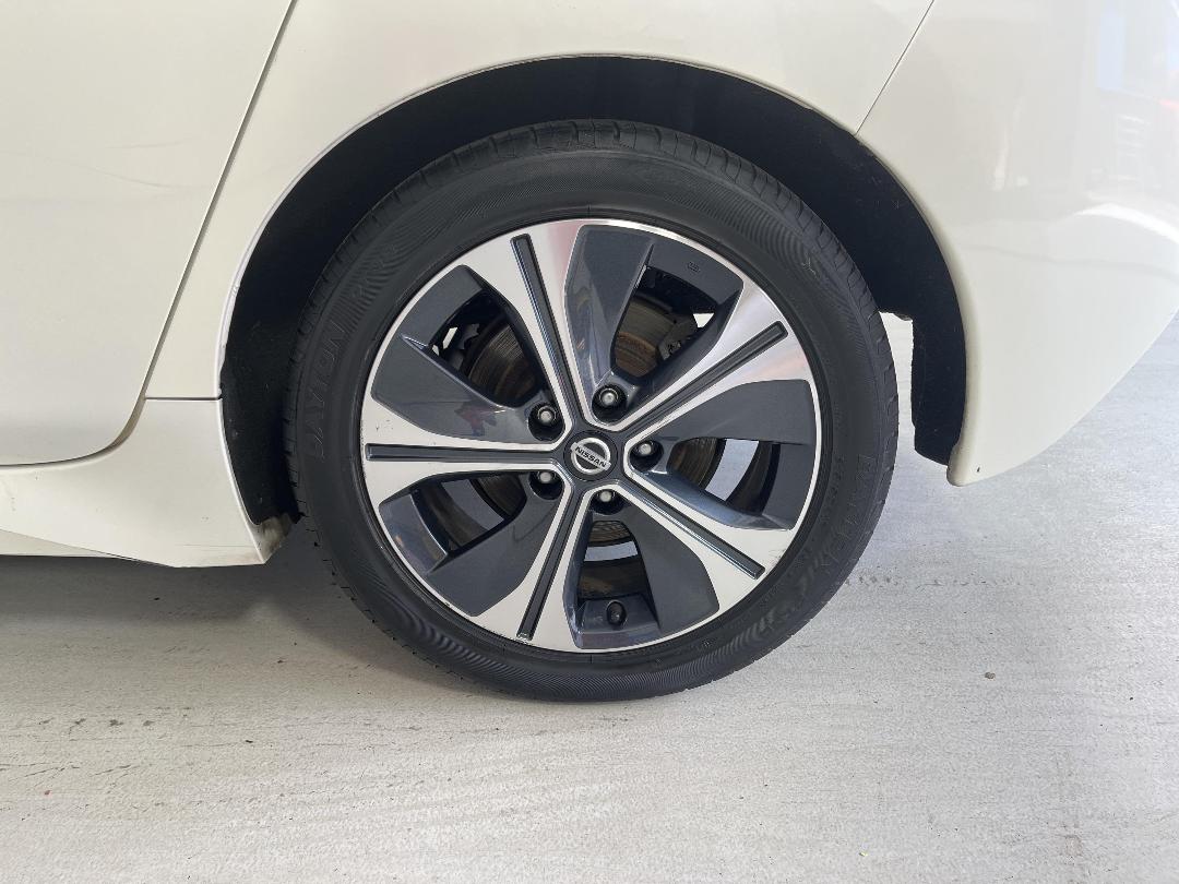 Photo '11' of Nissan Leaf