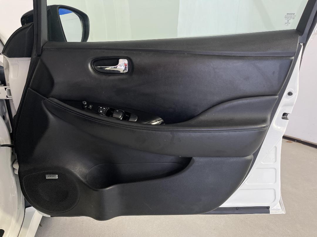 Photo '15' of Nissan Leaf