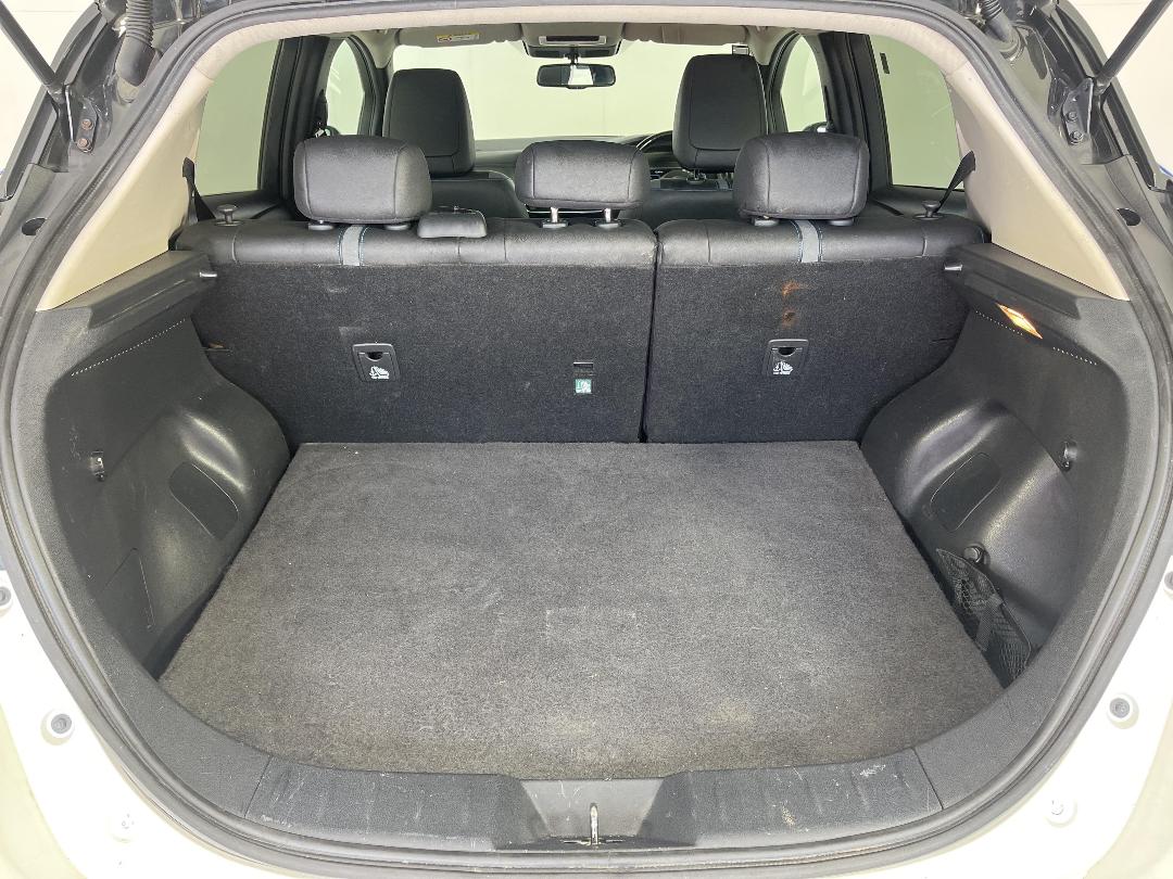 Photo '14' of Nissan Leaf