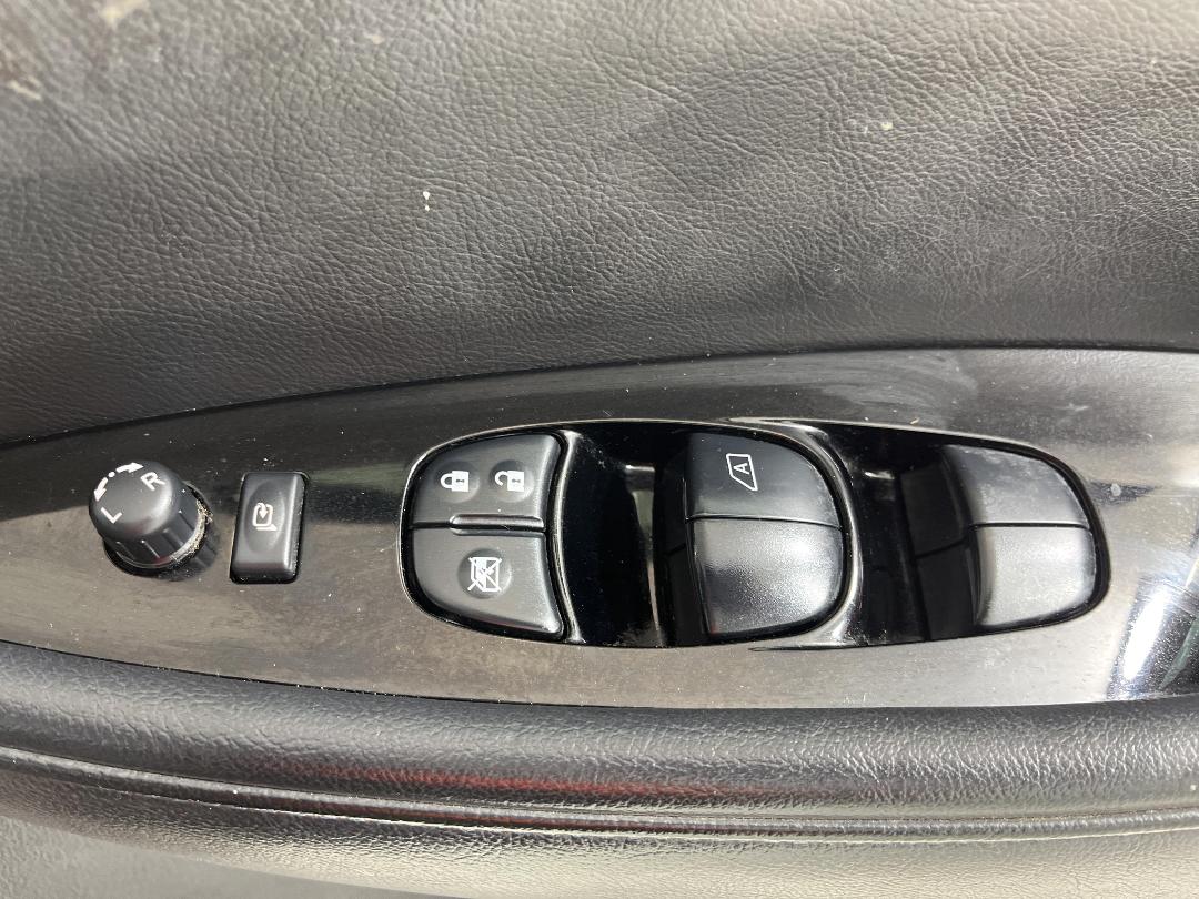 Photo '24' of Nissan Leaf