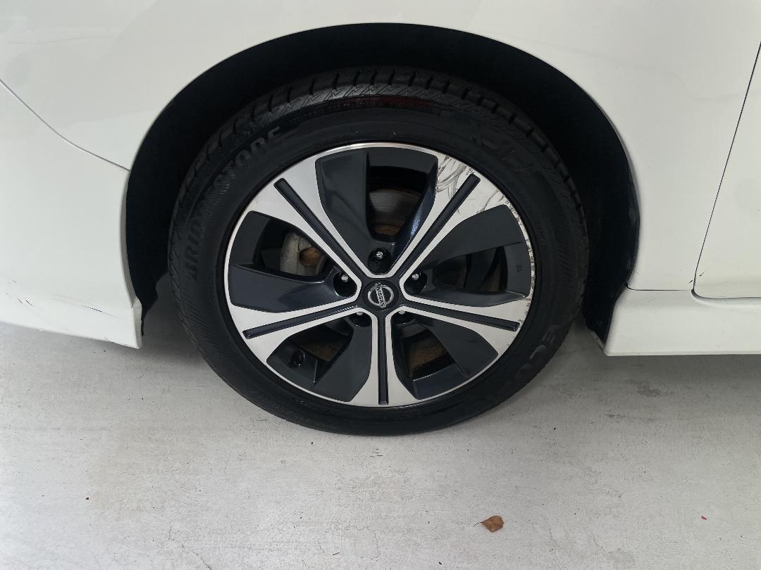 Photo '10' of Nissan Leaf