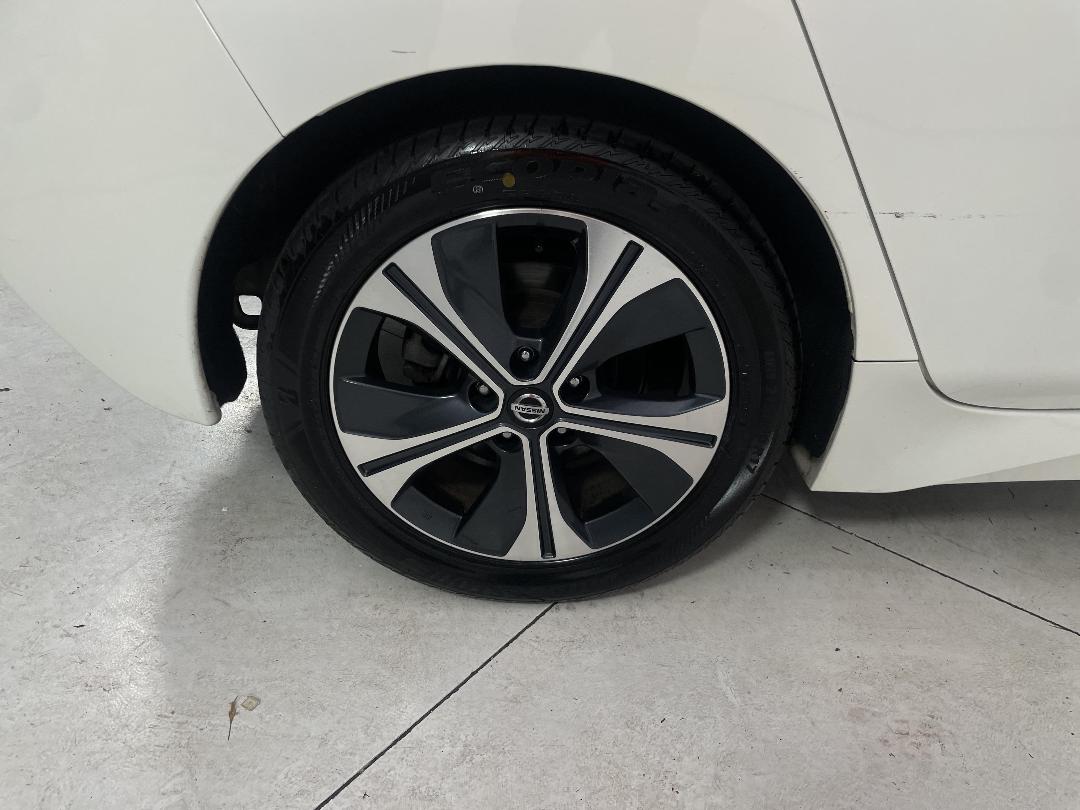 Photo '12' of Nissan Leaf