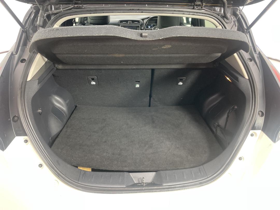 Photo '14' of Nissan Leaf