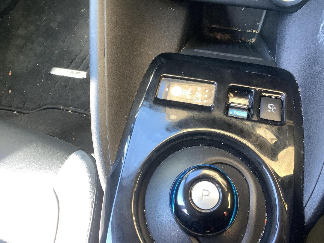 Photo '17' of Nissan Leaf