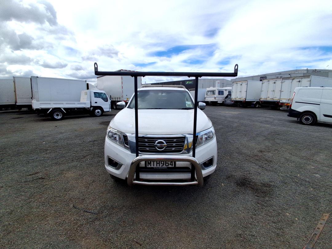 Photo '2' of Nissan Navara