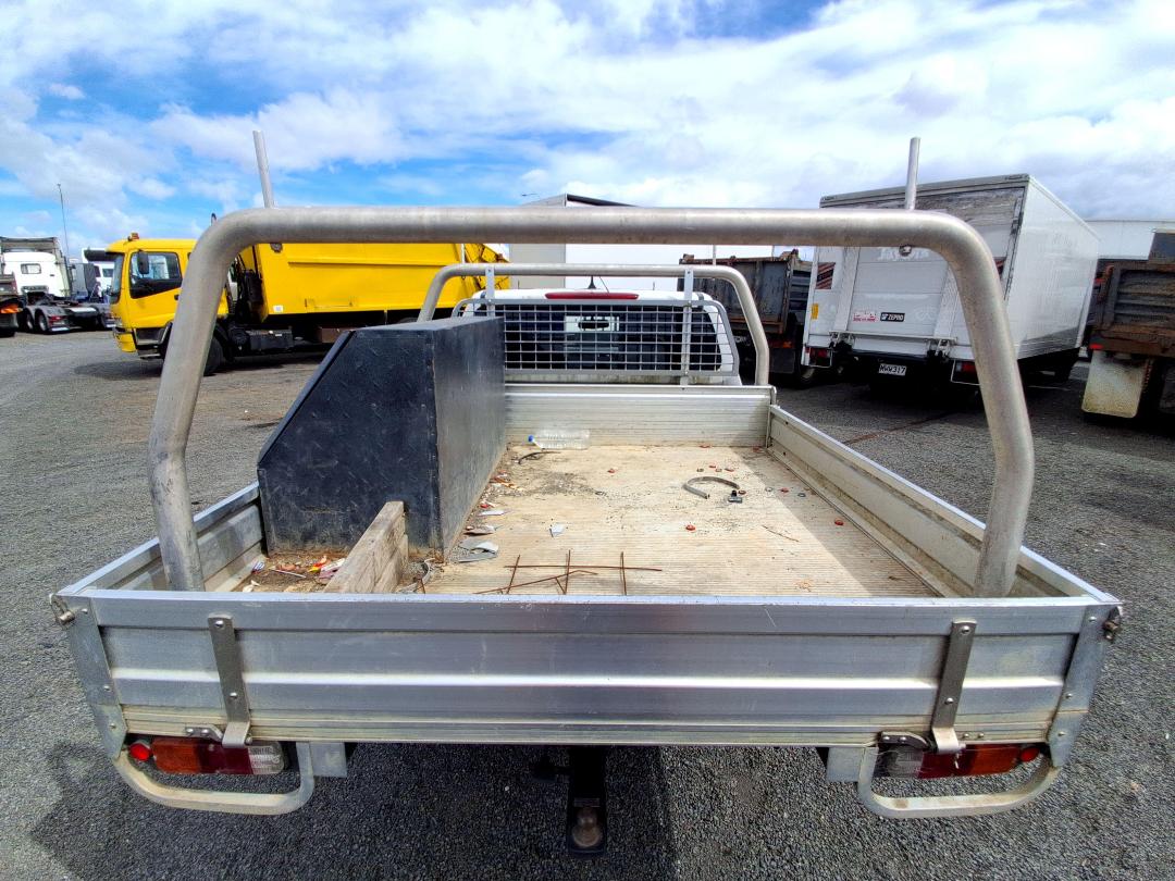 Photo '14' of Nissan Navara