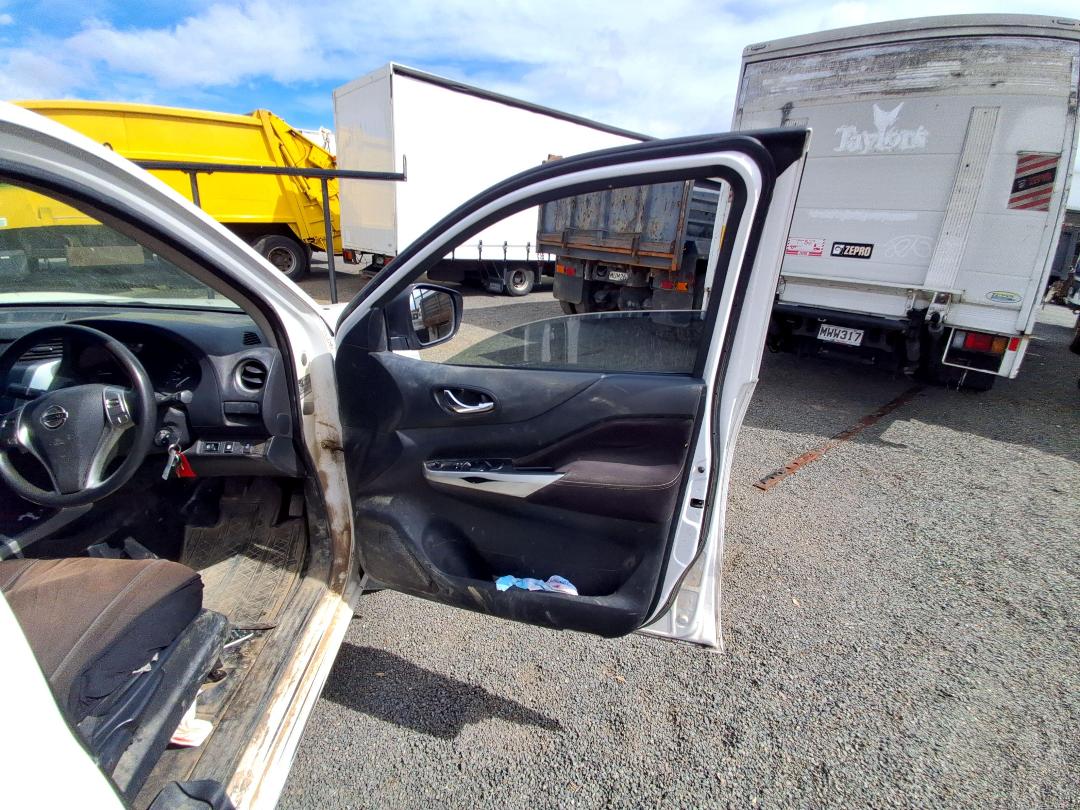 Photo '15' of Nissan Navara