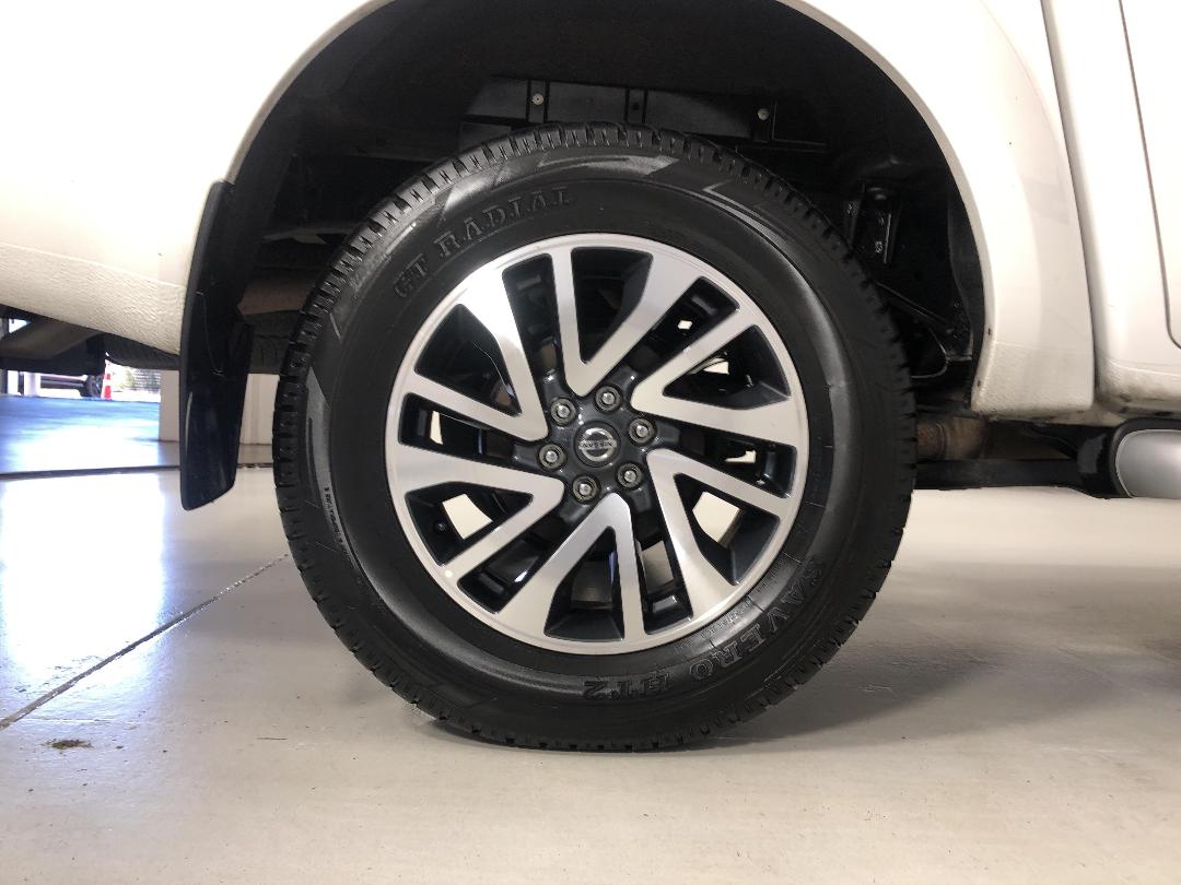 Photo '12' of Nissan Navara