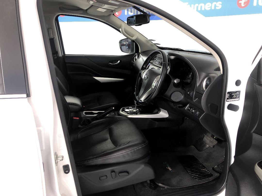 Photo '16' of Nissan Navara