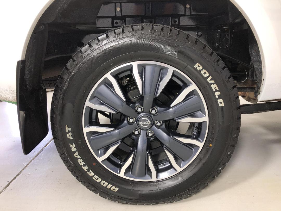 Photo '12' of Nissan Navara