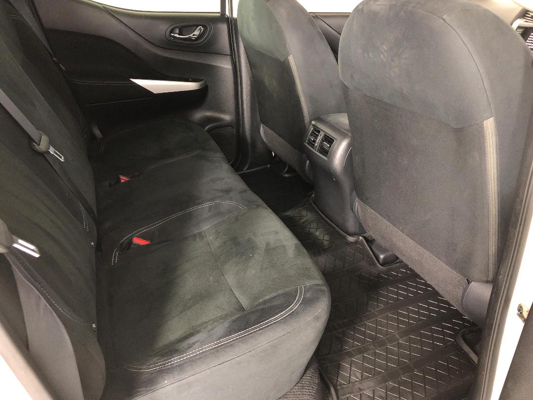 Photo '20' of Nissan Navara