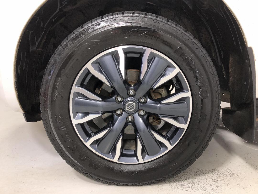 Photo '10' of Nissan Navara