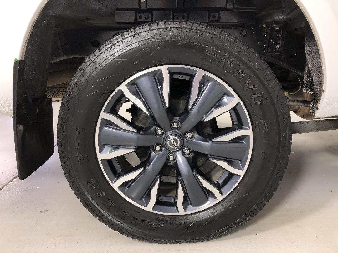 Photo '12' of Nissan Navara