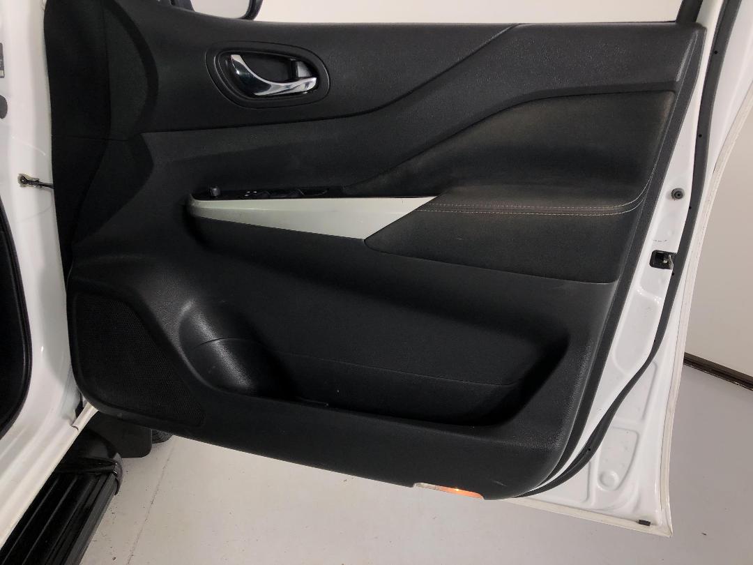 Photo '15' of Nissan Navara