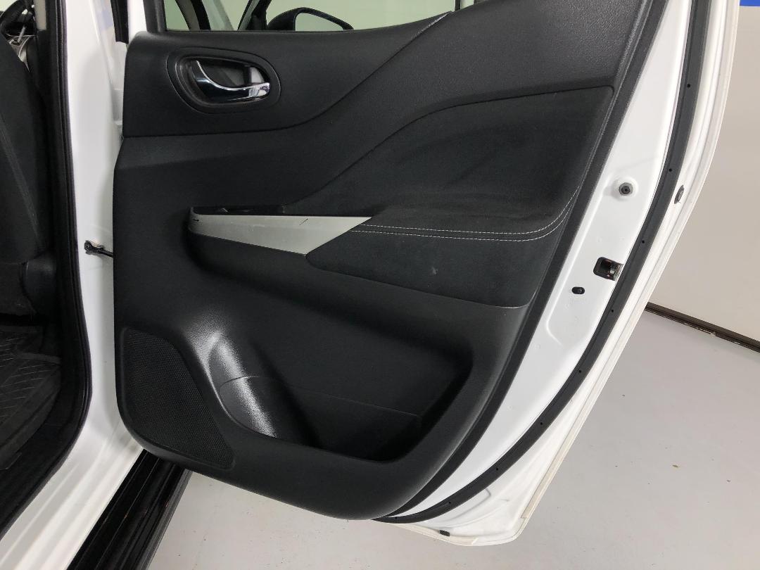 Photo '19' of Nissan Navara